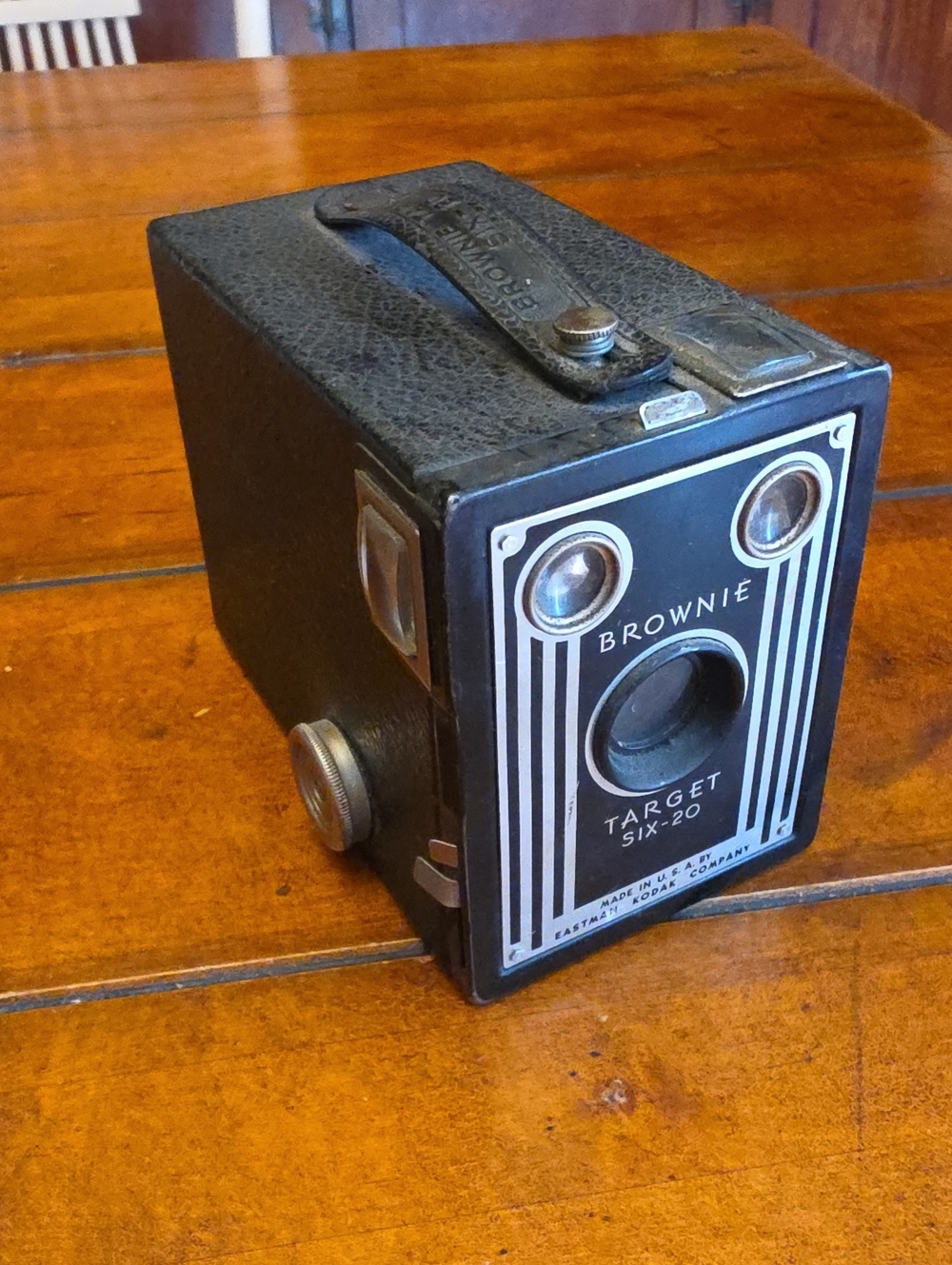 BROWNIE | Target Six-20 Box Camera – Black